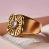 MONSIEUR BLONDE - Nuclear Heart Ring