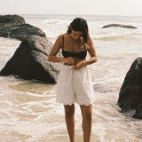COMMONPLACE ESSENTIALS - Alba Short - White