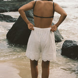 COMMONPLACE ESSENTIALS - Alba Short - White