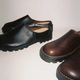 COMMONPLACE  ESSENTIALS - Commonplace x Mckinlays  Anderson slip on - Brown