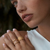 AMBER SCEATS - Jari Ring | Gold