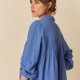 INDI & COLD - Leah Pleated Shirt - Azul Klein