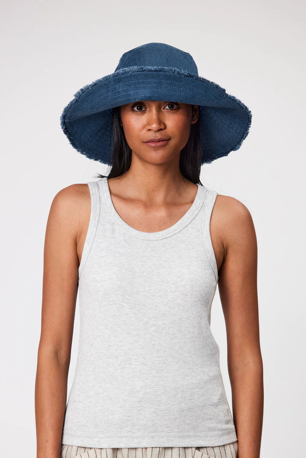 Marlow - Linen Bucket Hat - Chambray
