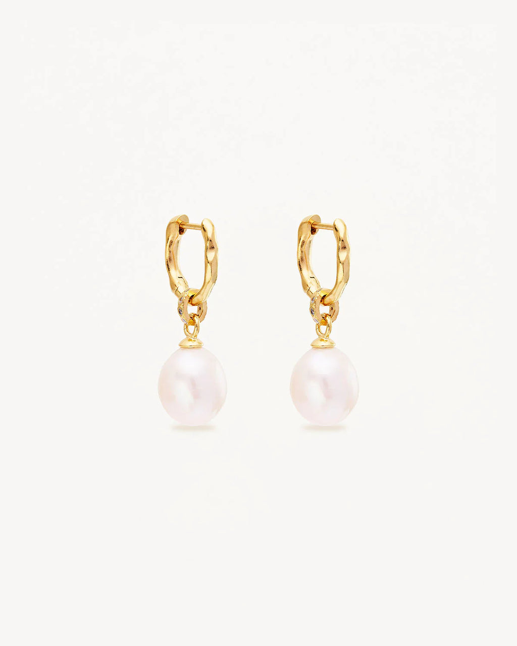 By Charlotte - Embrace Stillness Pearl Hoops - Gold