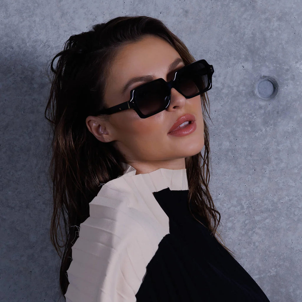 Valley Eyewear - Liberty - Gloss Black w. Gold Metal / Black Gradient Lens