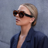 VALLEY EYEWEAR - Opera - Honey Tort / Black Temple w. Gold Metal / Black Gradient Lens