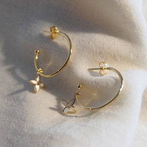 Murkani - Medium Clover Hoops - Gold