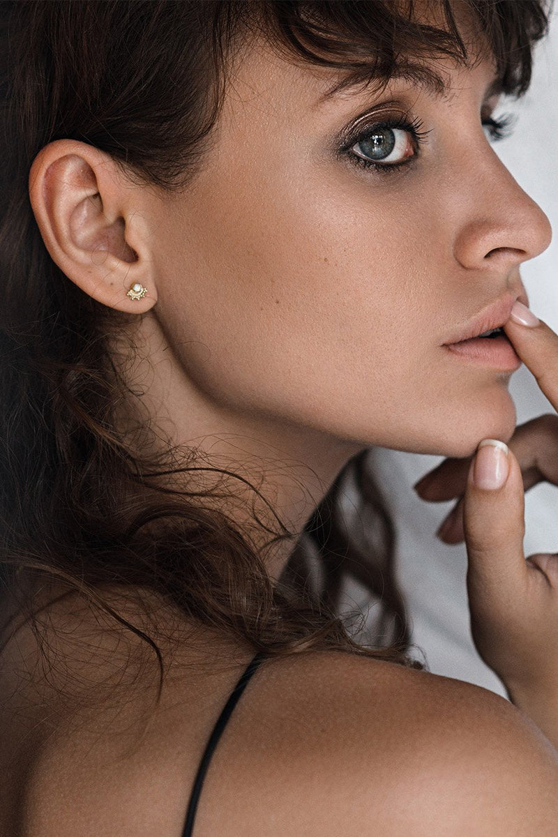 Monsieur Blonde - Iris Earrings