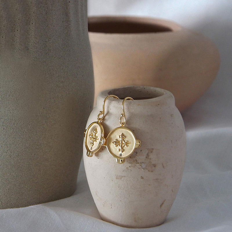Murkani - Hope Earrings White Topaz - Gold