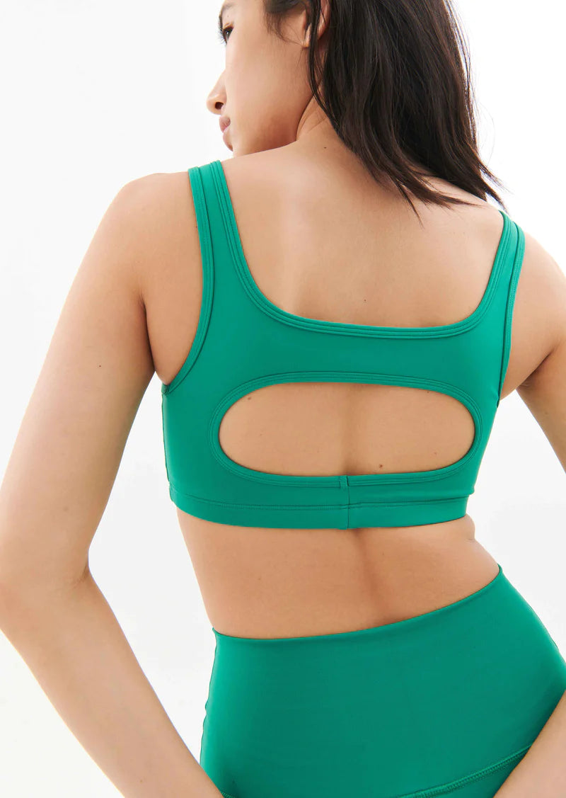 P.E Nation - Amplify Sports Bra - Golf Green – Gigi Belle Boutique