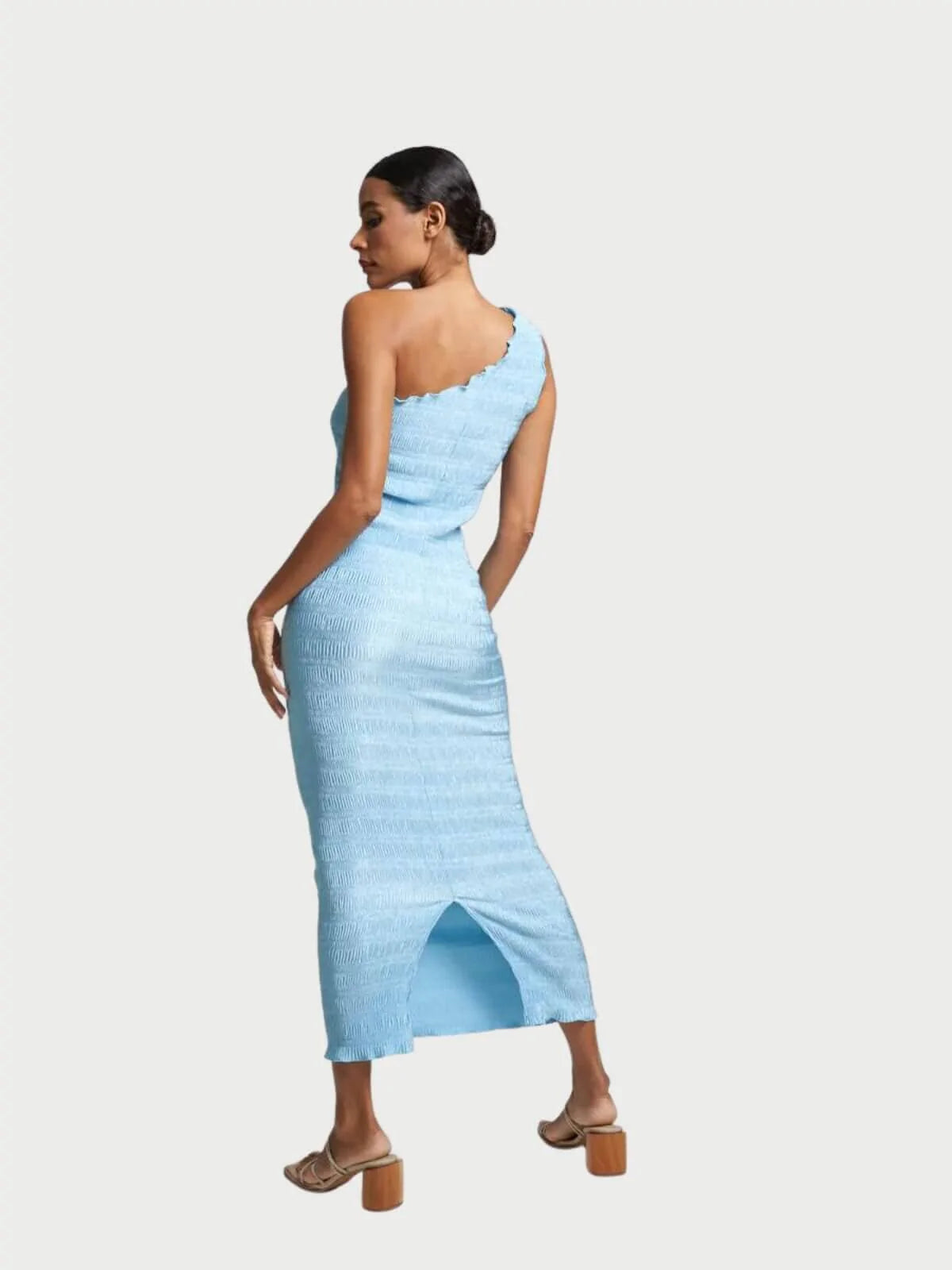 L'IDEE - Gigi Smocking Gown - Summer Blue Gigi Belle Boutique L'IDEE - Gigi Smocking Gown - Summer Blue Gigi Belle Boutique